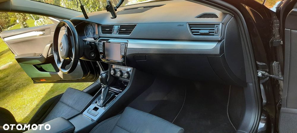 Skoda Superb 2.0 TDI Ambition DSG - 11