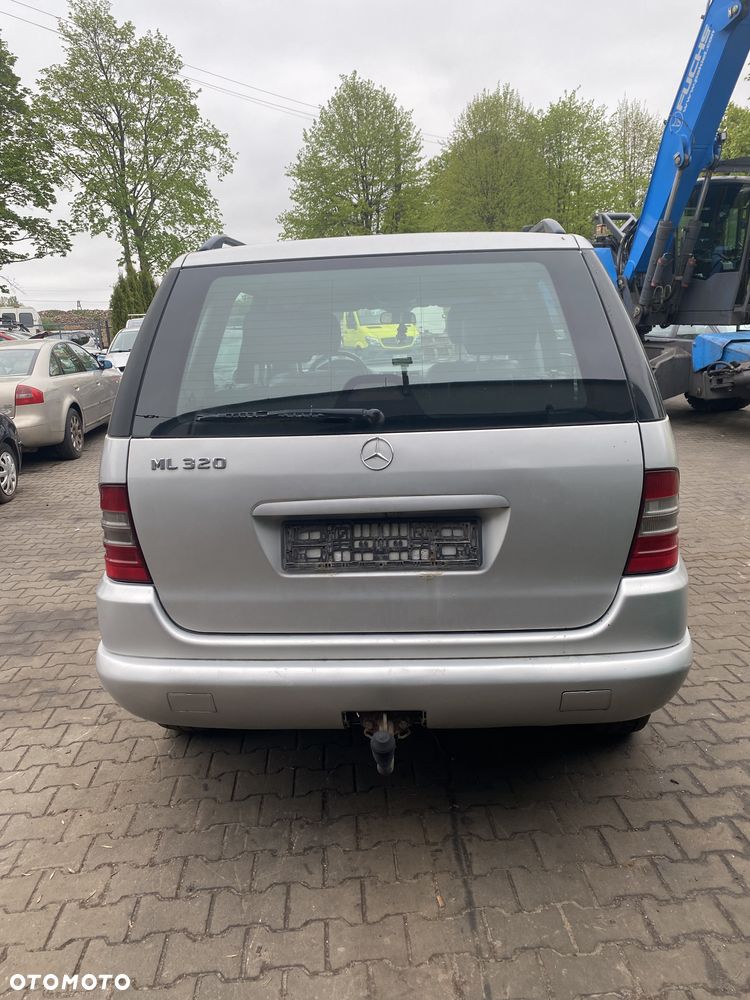 Mercedes ML 320 na częsci - 2