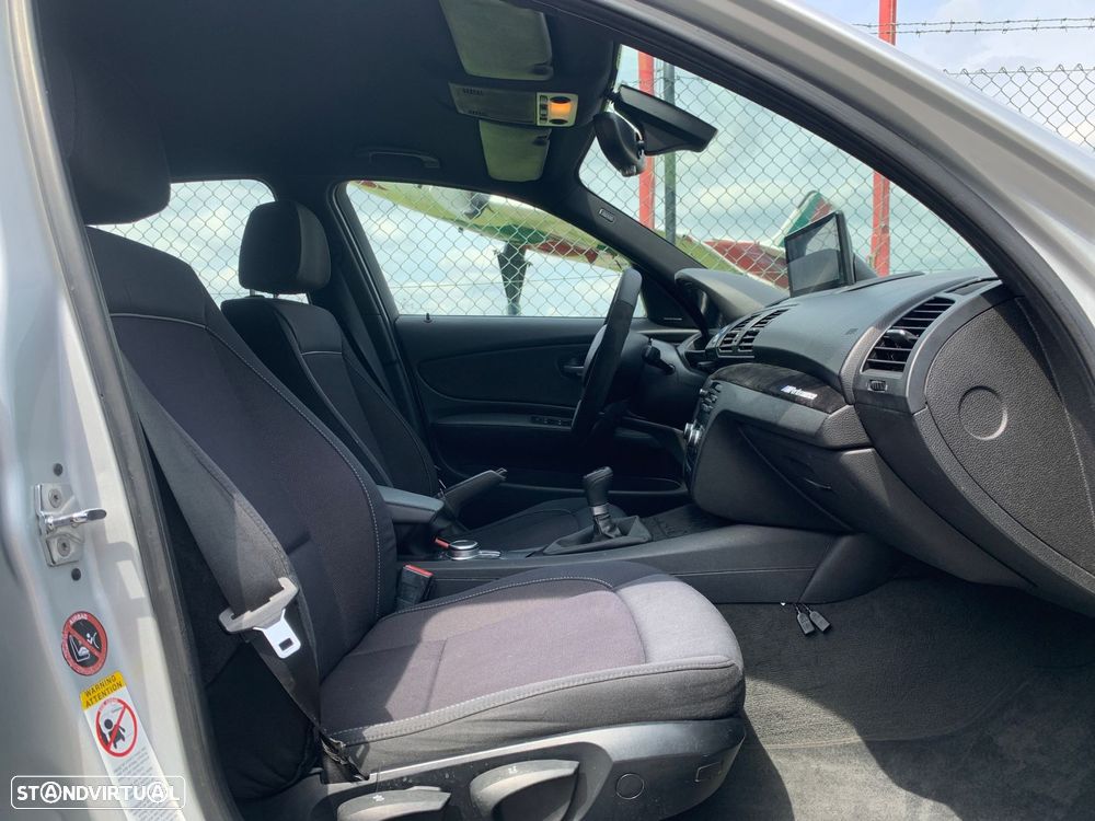 BMW 118 d Pack M - 19