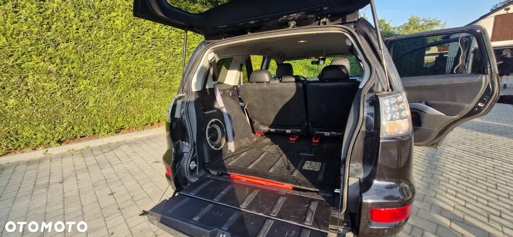 Mitsubishi Outlander 2.0 DID Intense + - 22