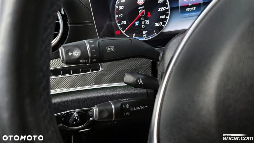 Mercedes-Benz Klasa E 300 9G-TRONIC AMG Line - 32