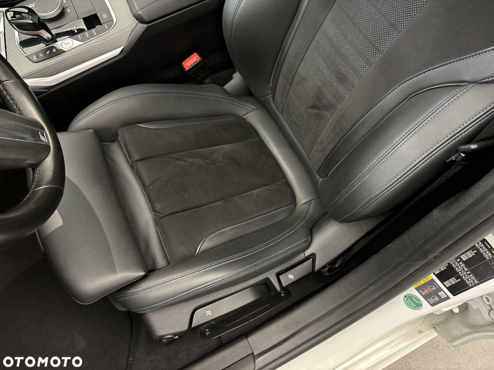 BMW Seria 3 330e xDrive M Sport sport - 13