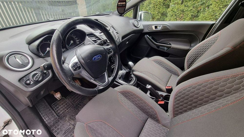 Ford Fiesta - 12