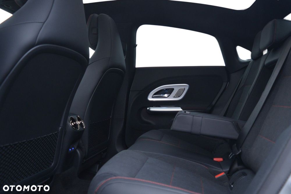 Mercedes-Benz CLA 200 mHEV 8G-DCT - 9