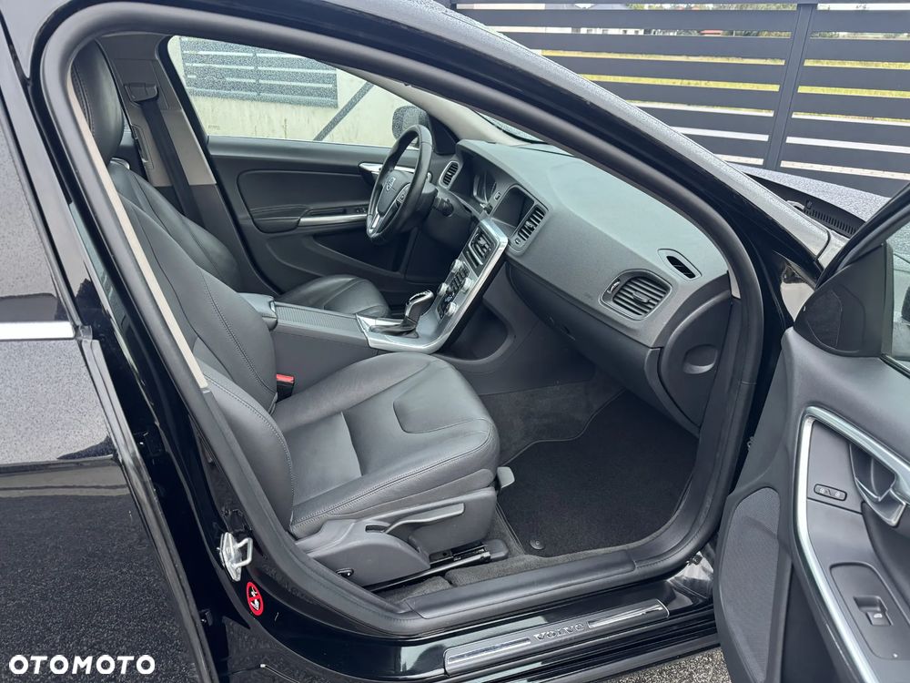 Volvo S60 D2 Drive-E Dynamic Edition (Kinetic) - 22