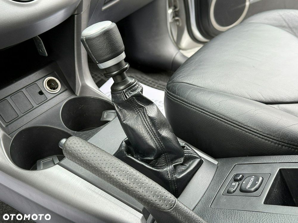 Toyota RAV4 2.2 D-4D 4x4 Executive - 8