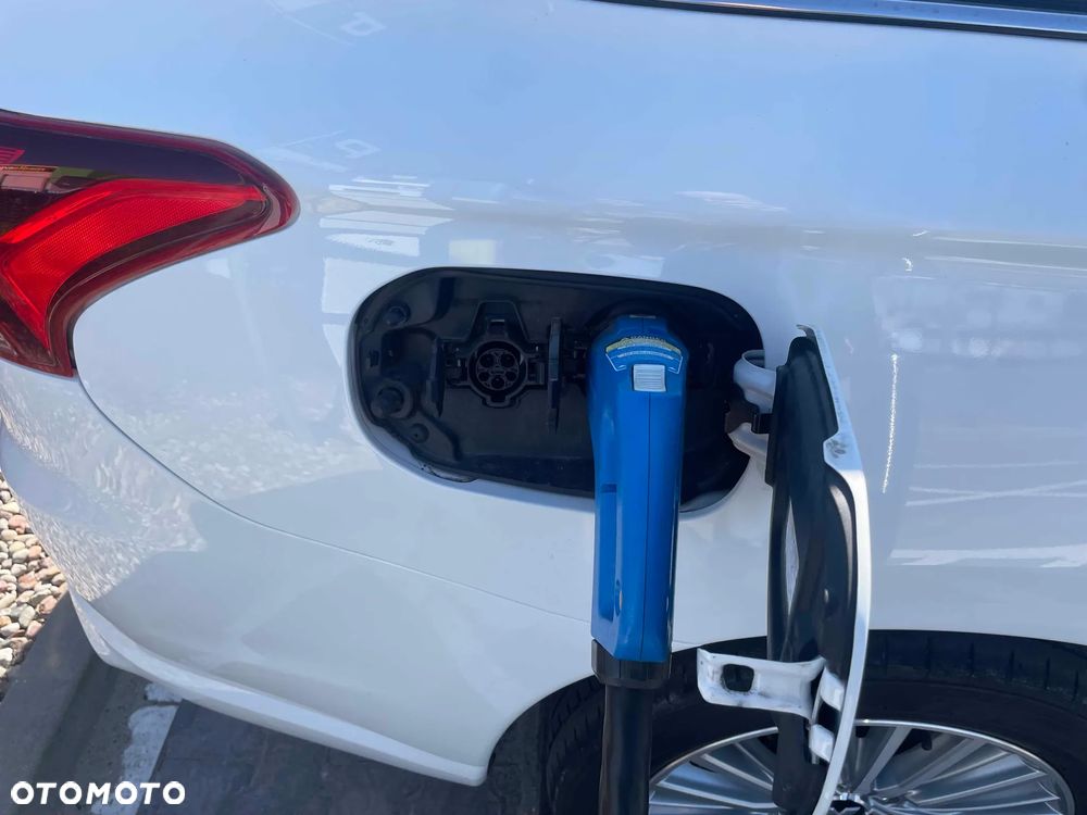 Mitsubishi Outlander - 34