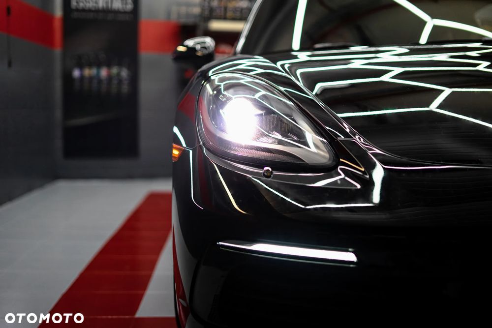 Porsche 718 Cayman - 3