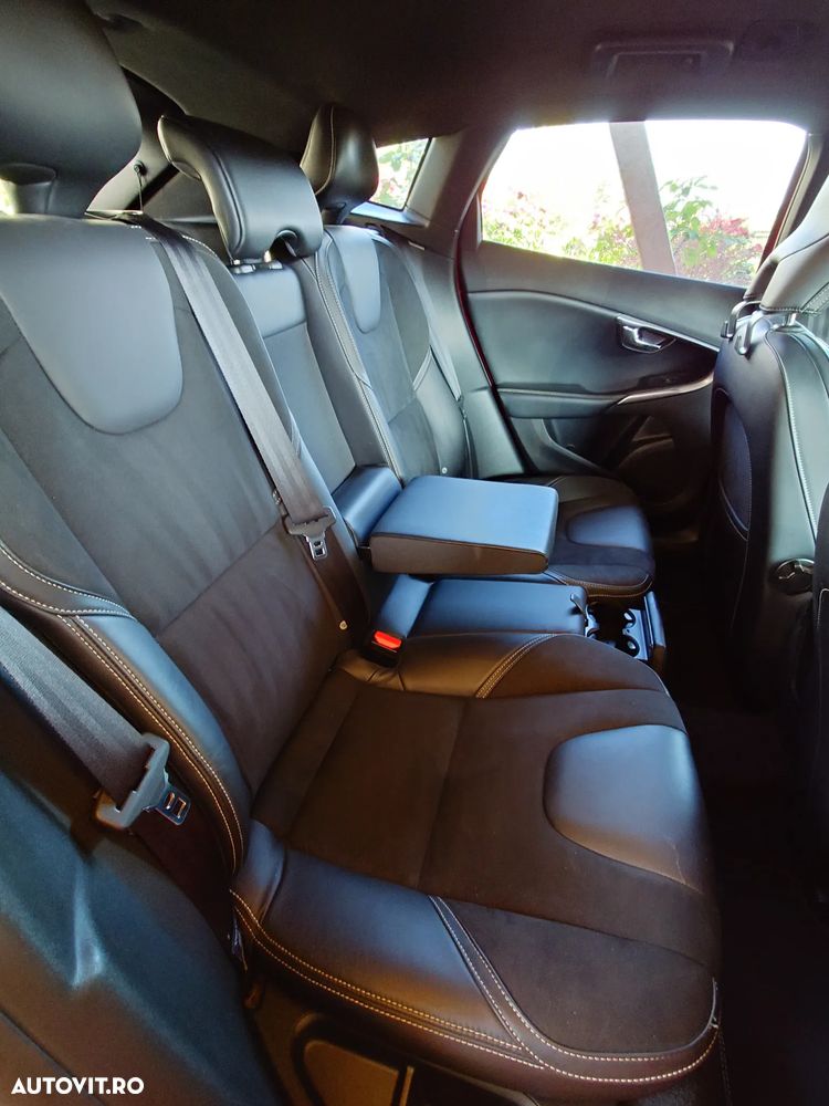 Volvo V40 T3 Geartronic RDesign - 14