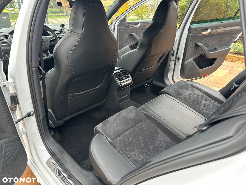 Skoda Superb 2.0 TDI SCR Sportline DSG - 10