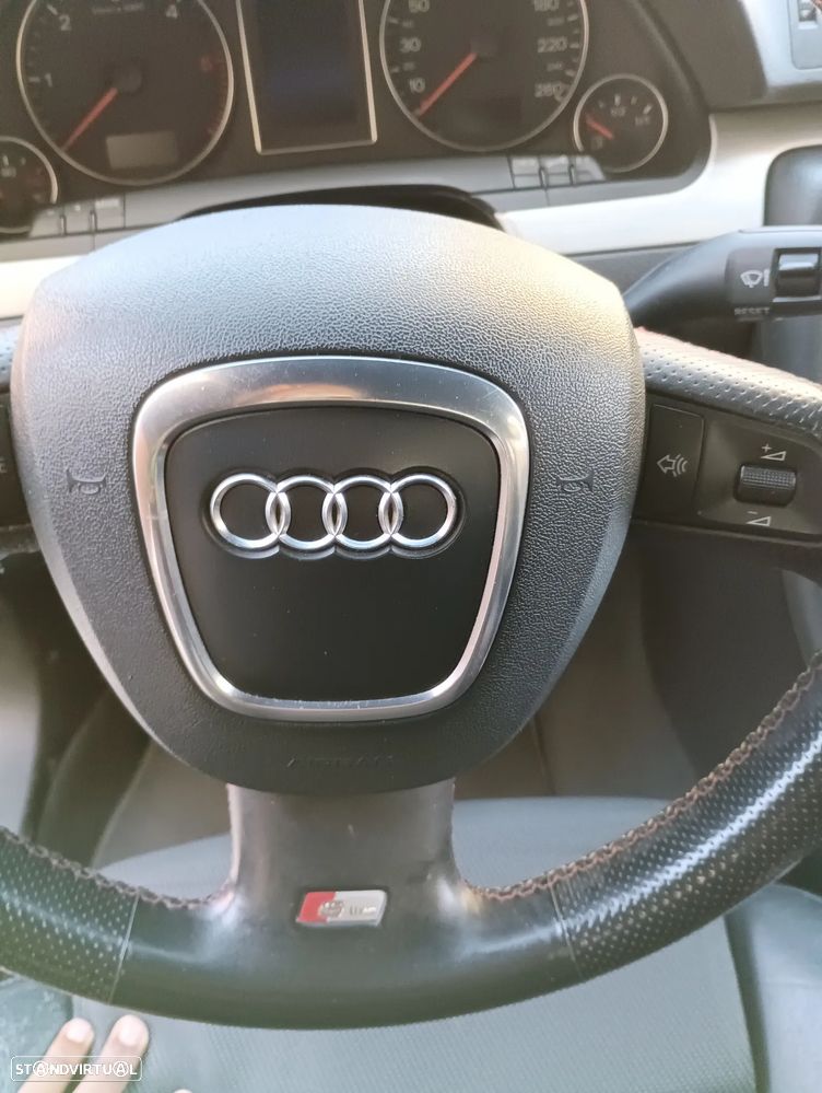 Audi A4 2.0 TDI S-line - 9