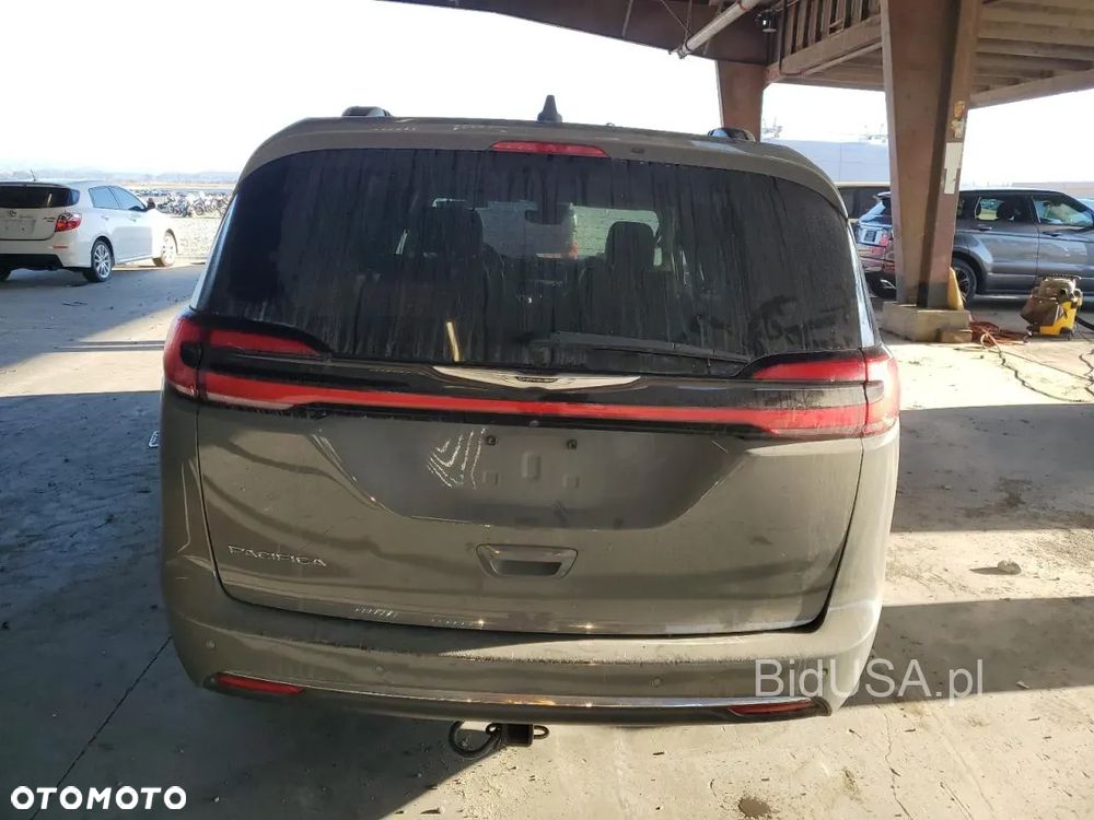 Chrysler Pacifica - 6