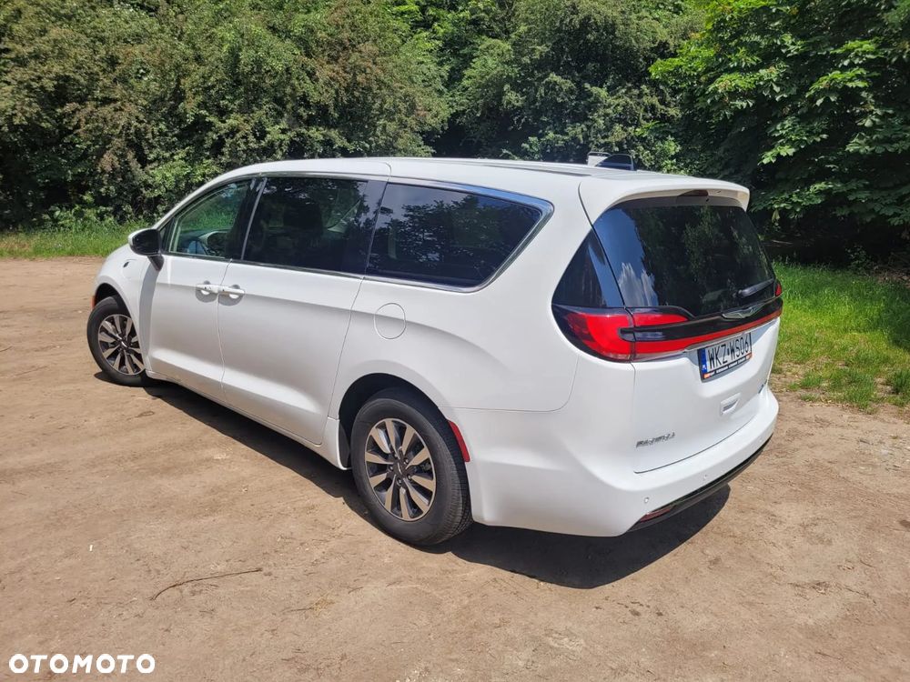 Chrysler Pacifica - 3