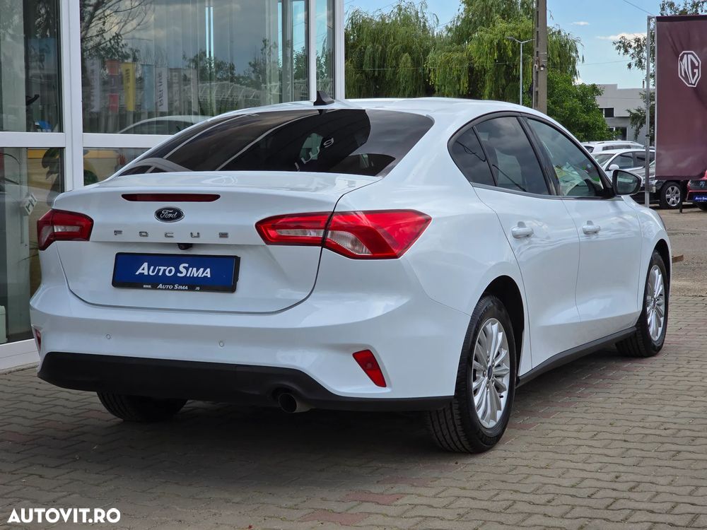 Ford Focus - 8