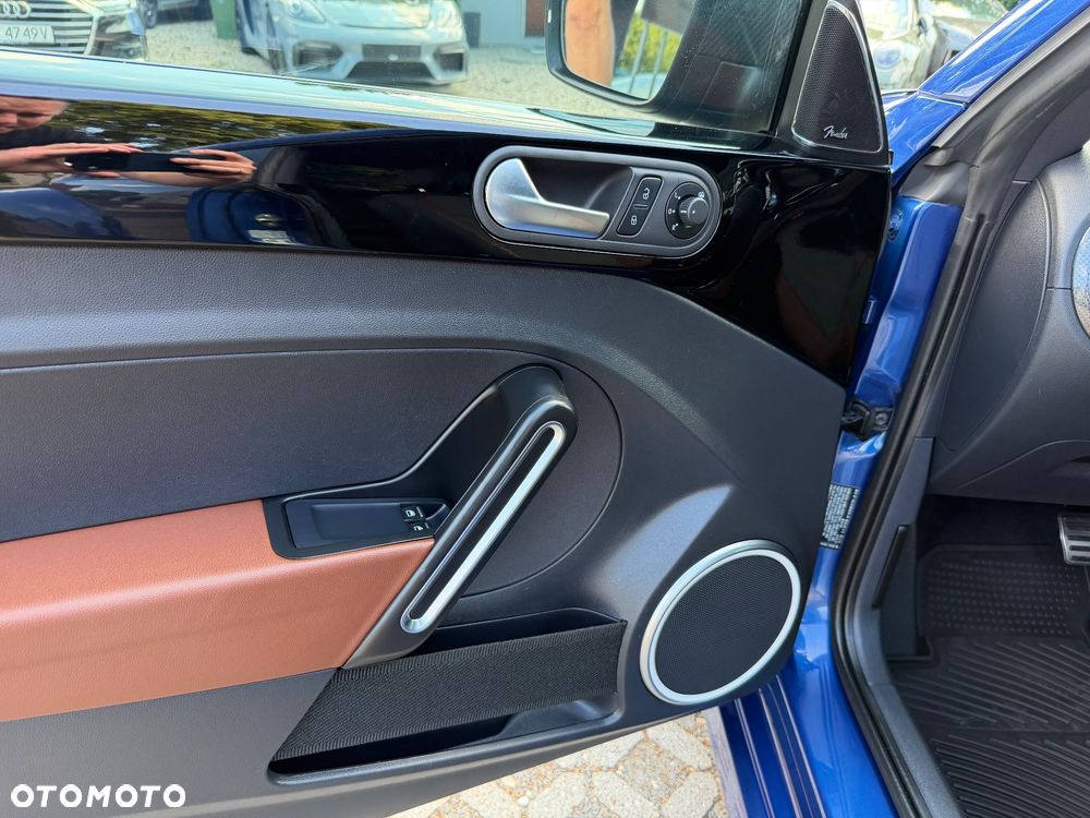 Volkswagen New Beetle - 12
