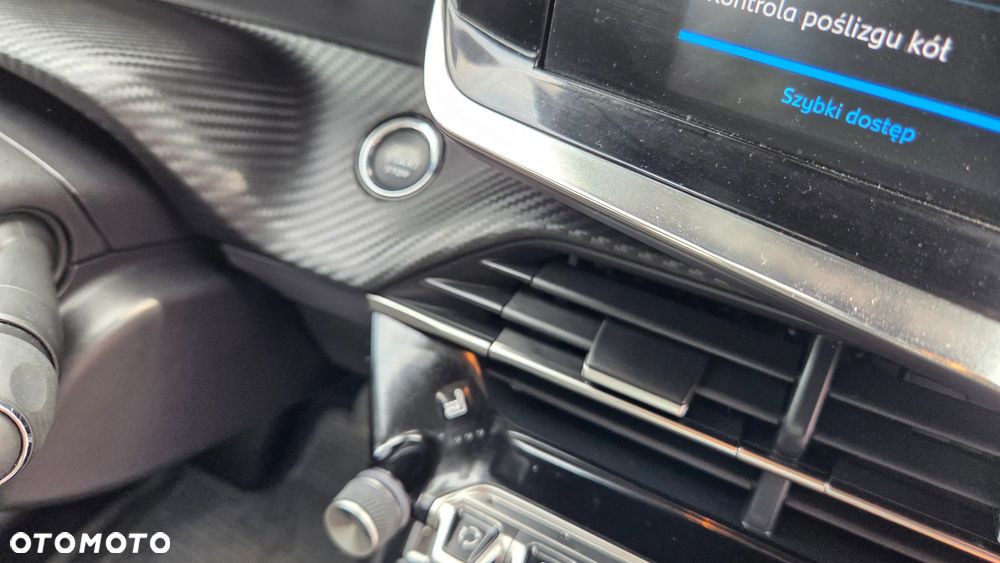 Peugeot 208 PureTech 100 EAT8 Active - 14