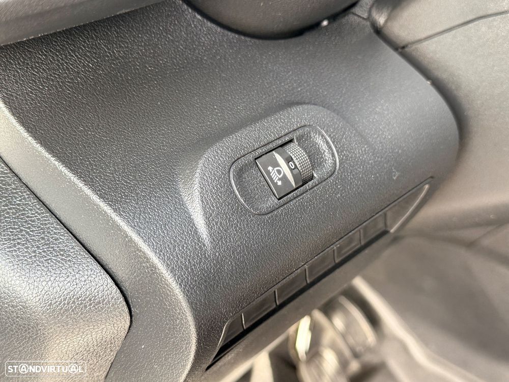 Fiat Doblo 1.5BlueHDi Maxi c/ Frio - 12