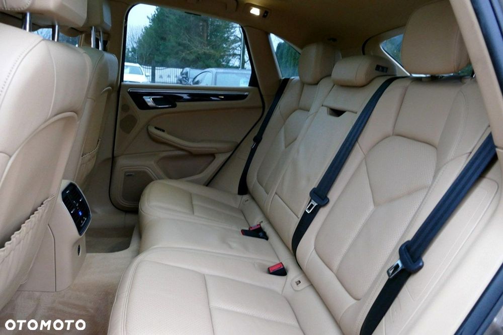 Porsche Macan S - 33