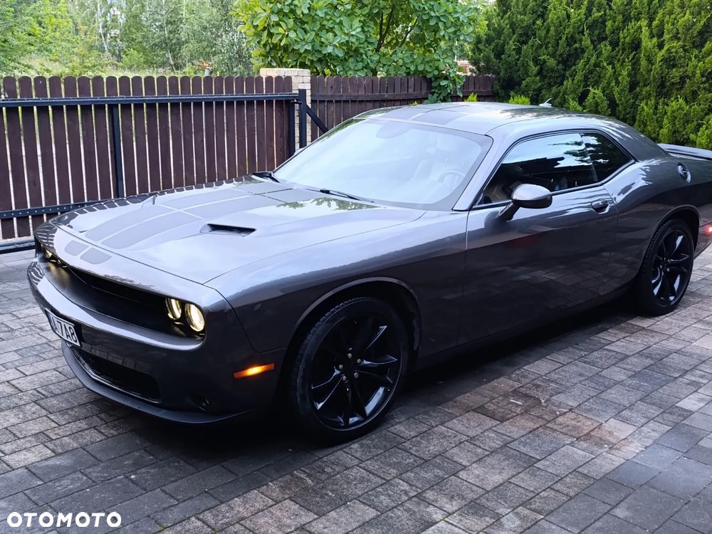 Dodge Challenger - 2