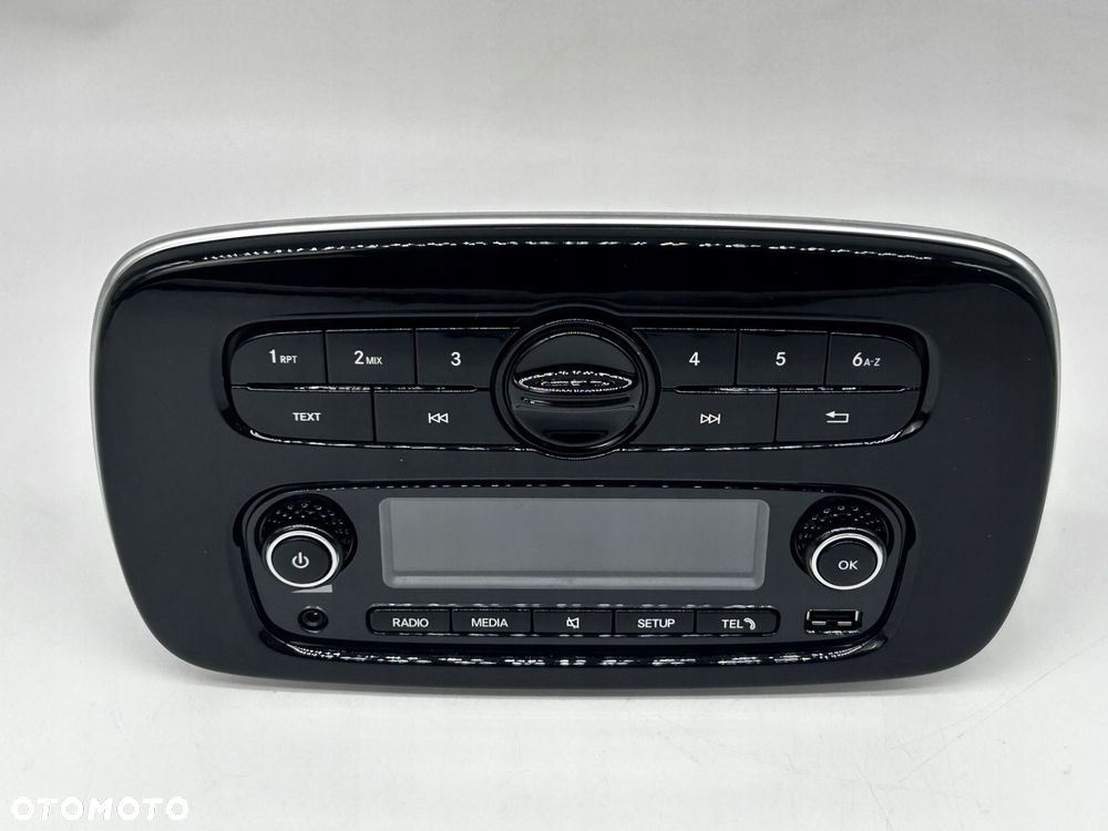 panel / radioodtwarzacz cd/dvd/gps smart forfour ii 281156474r - 2