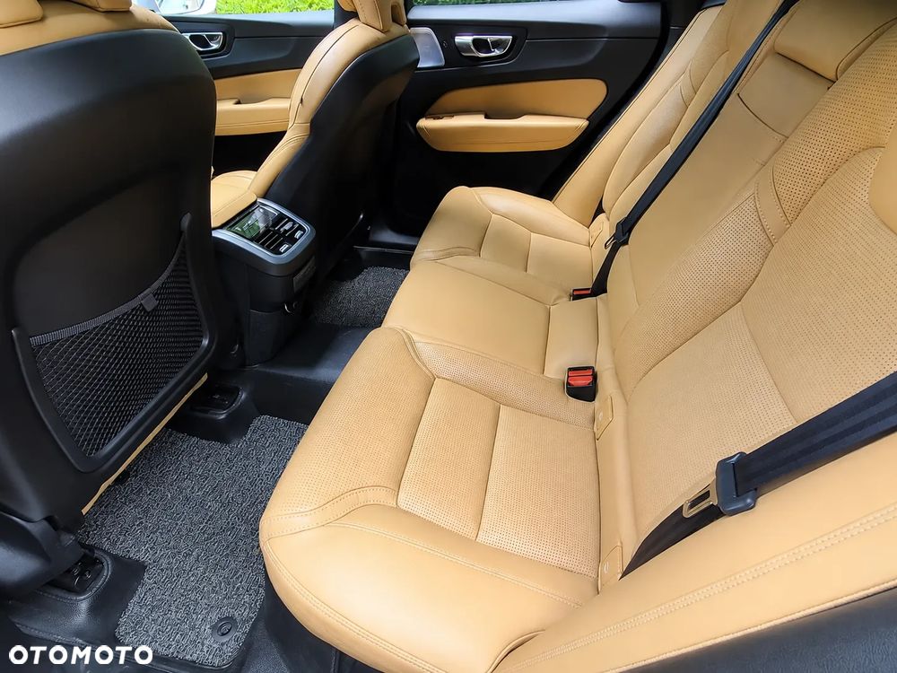 Volvo XC 60 D5 AWD Geartronic Inscription - 10