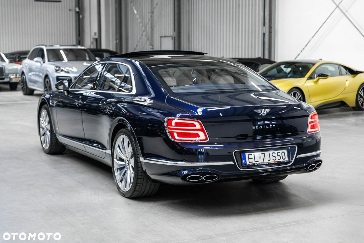 Bentley Flying Spur - 12