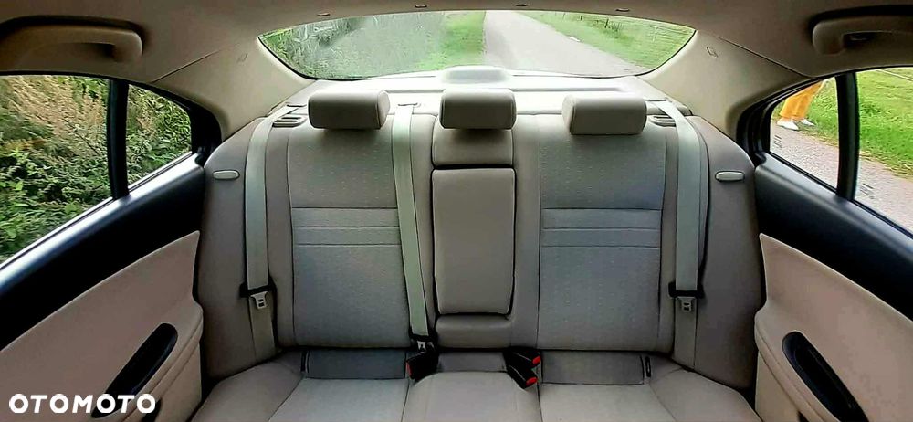 Nissan Primera - 16