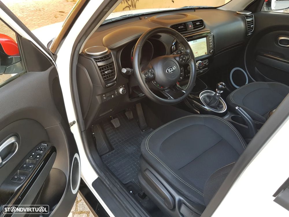 Kia Soul 1.6 CRDi TX - 11