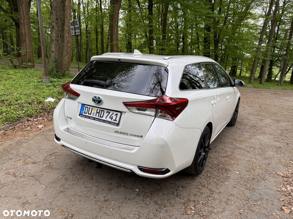 Toyota Auris 1.8 Executive - 3