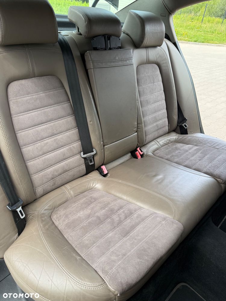 Volkswagen Passat 2.0 TDI Highline - 24