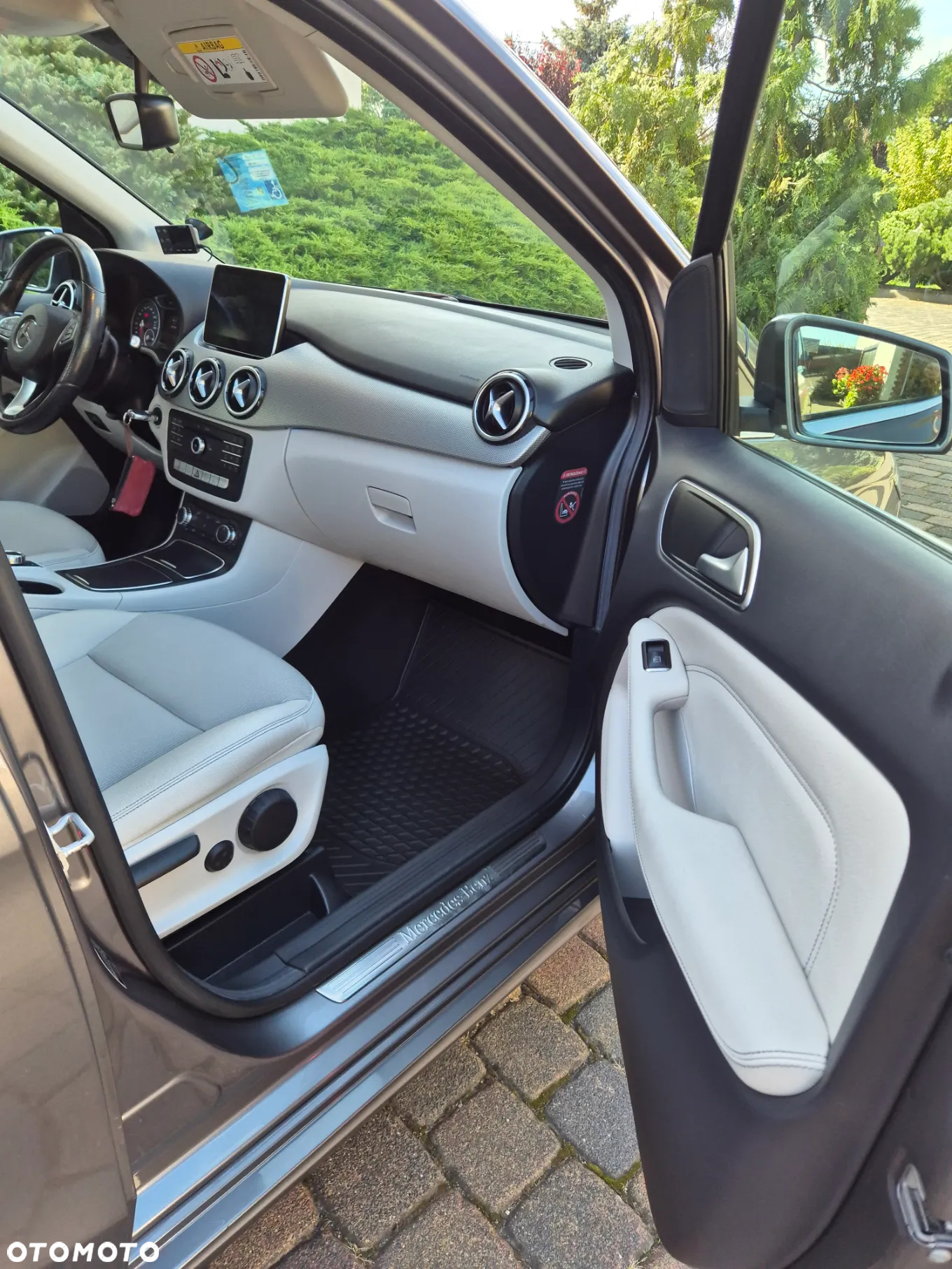 Mercedes-Benz Klasa B 180 7G-DCT - 13