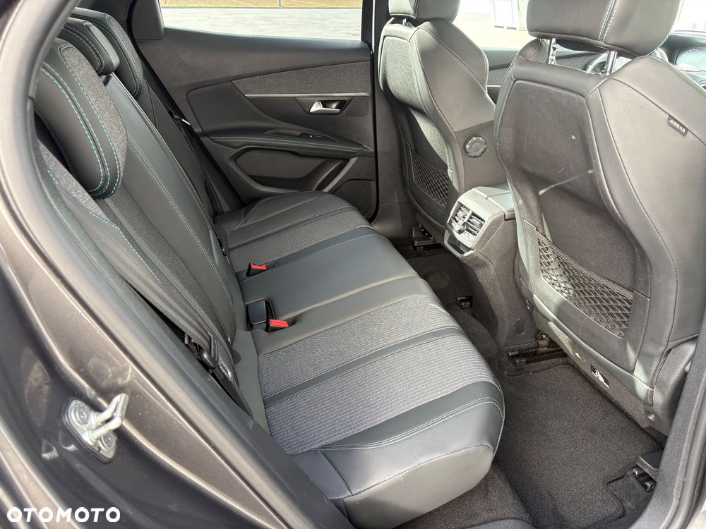 Peugeot 3008 PureTech 130 Stop & Start GPF EAT8 Allure - 21