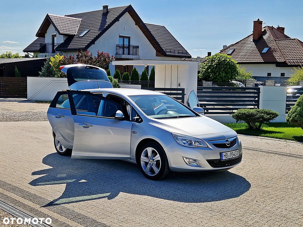 Opel Astra 1.4 Turbo 150 Jahre - 6