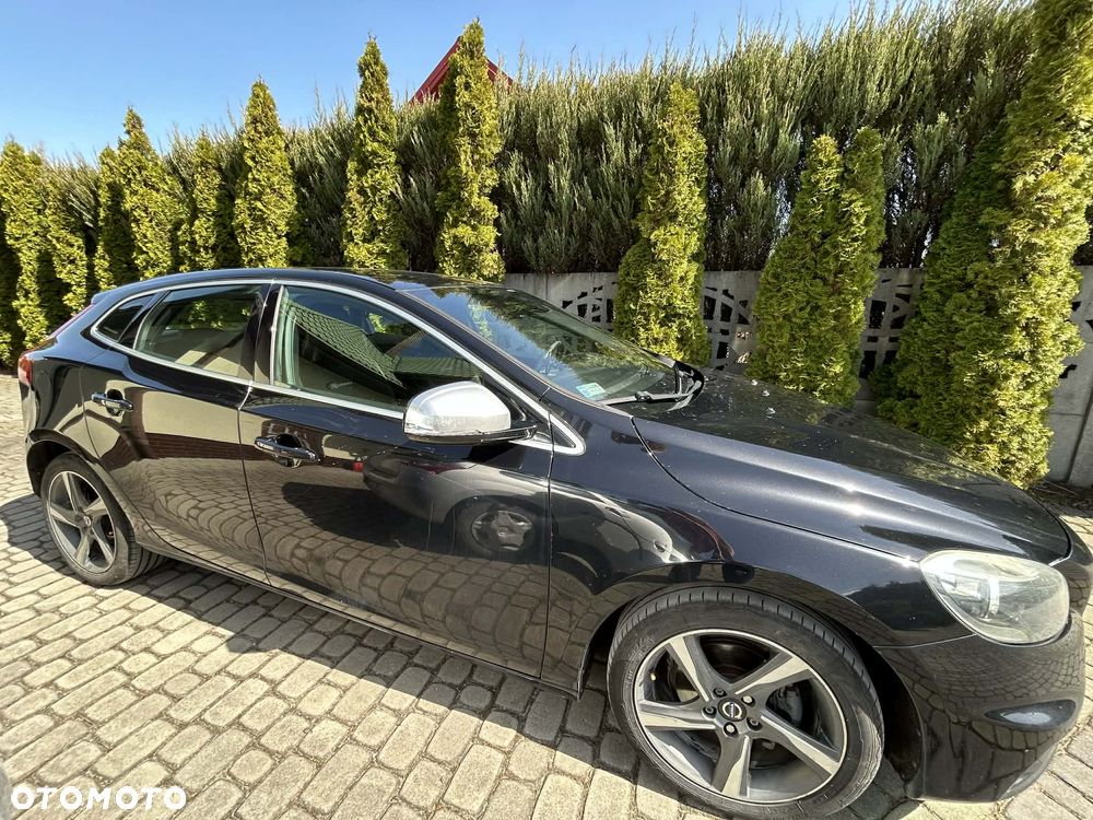 Volvo V40 ver-d2-r--design-kinetic - 2