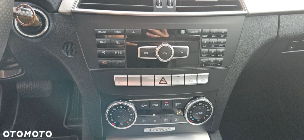 Mercedes-Benz Klasa C 180 Kompressor Automatik BlueEFFICIENCY Avantgarde - 36