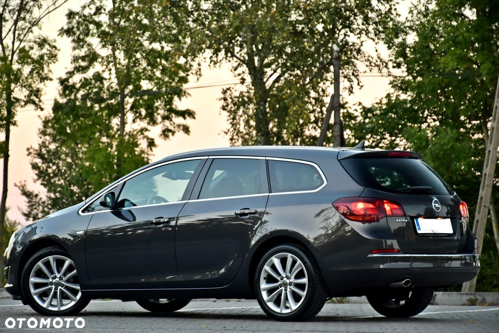 Opel Astra IV 1.4 T Cosmo - 16