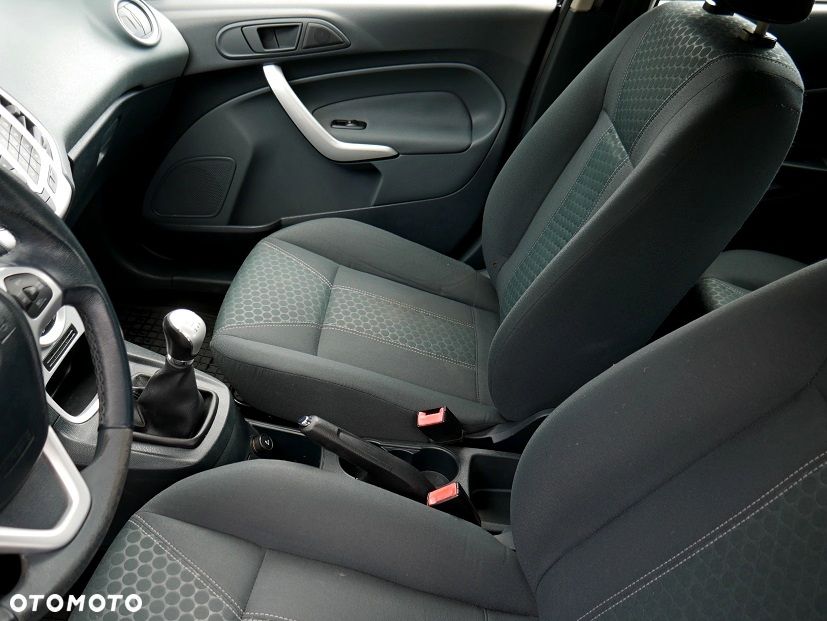 Ford Fiesta 1.25 Titanium - 25