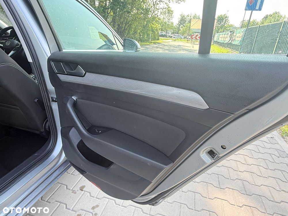 Volkswagen Passat 1.5 TSI EVO Business DSG - 18