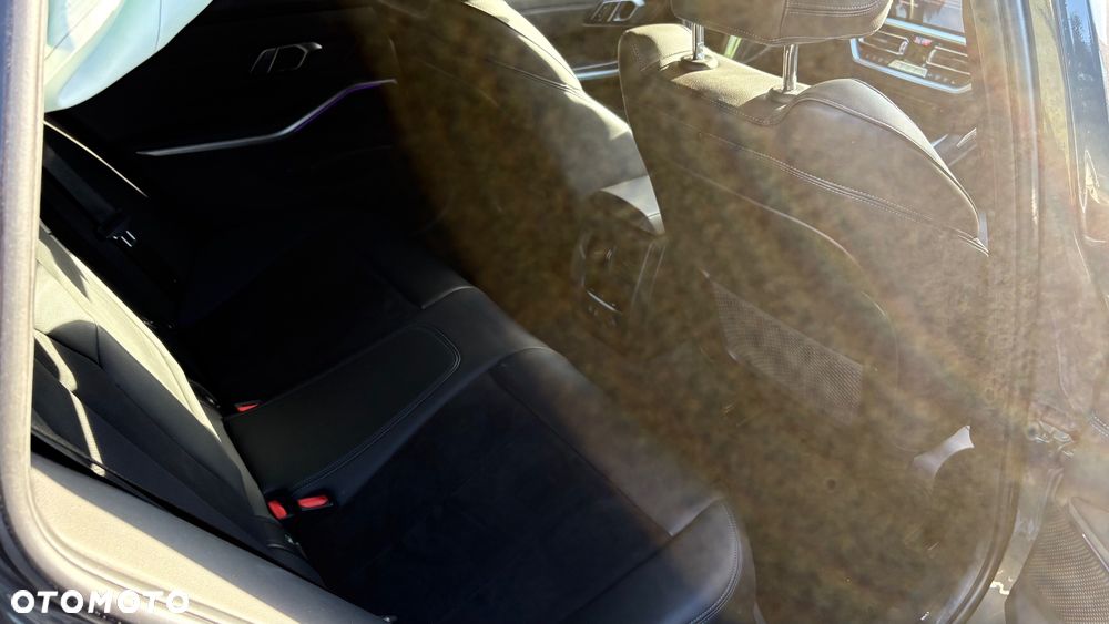 BMW Seria 3 330i M Sport - 15
