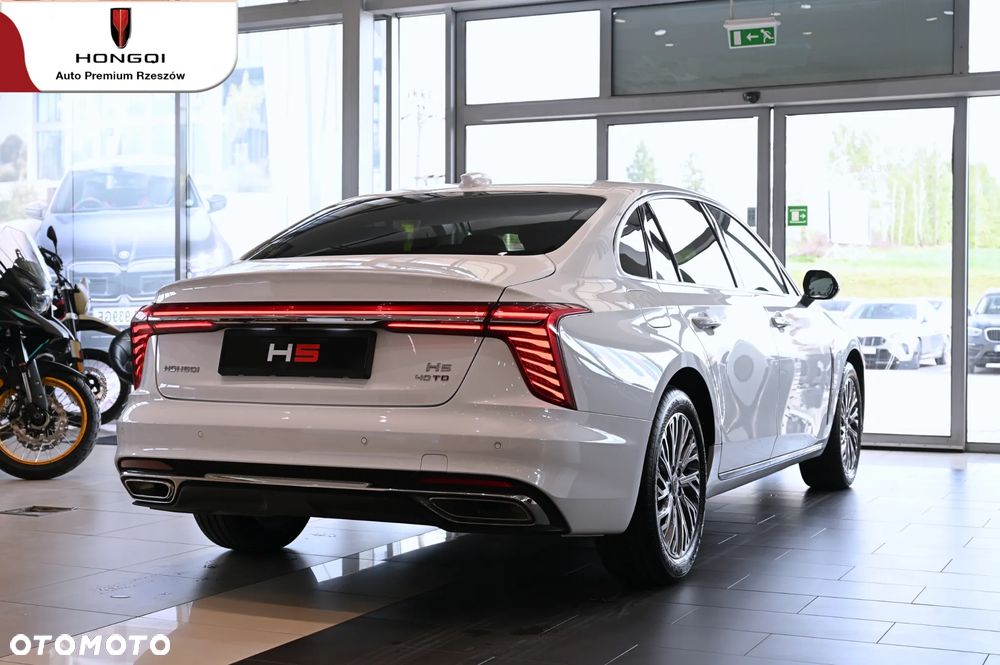 Hongqi H5 - 25