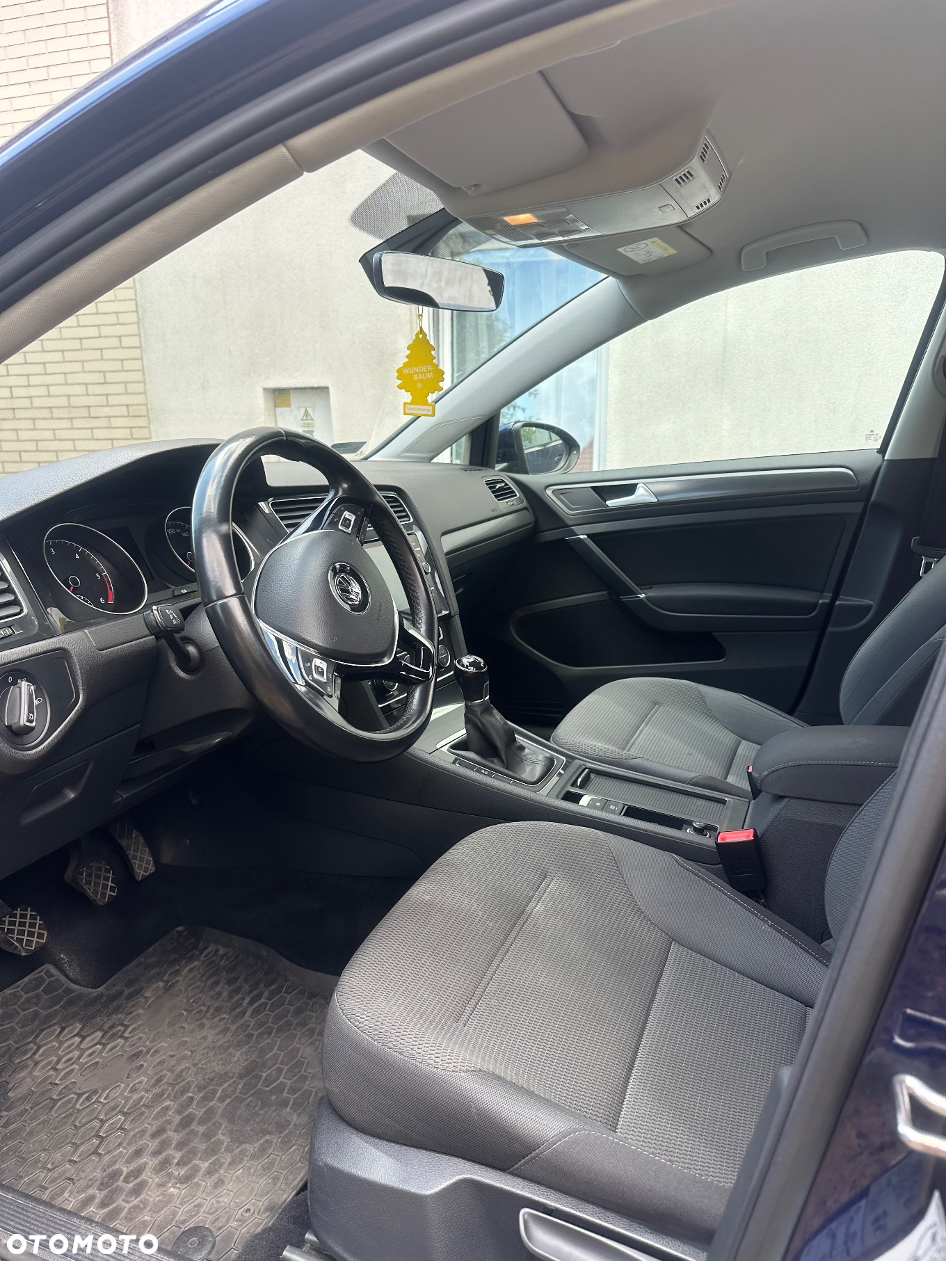 Volkswagen Golf - 11