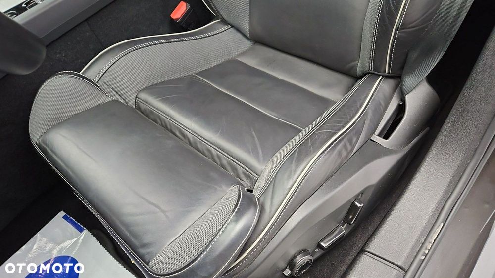 Volvo V60 B4 D Plus Dark - 12