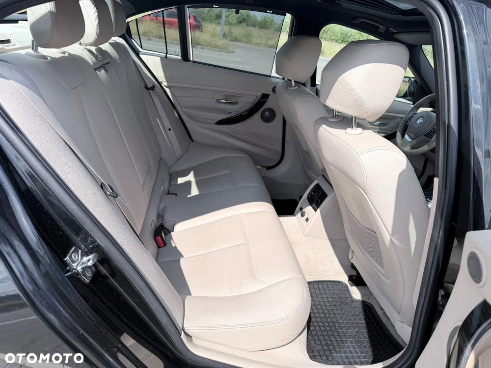 BMW Seria 3 320d - 9