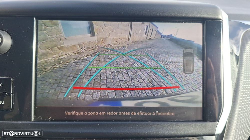 Peugeot 2008 1.2 PureTech Style - 28