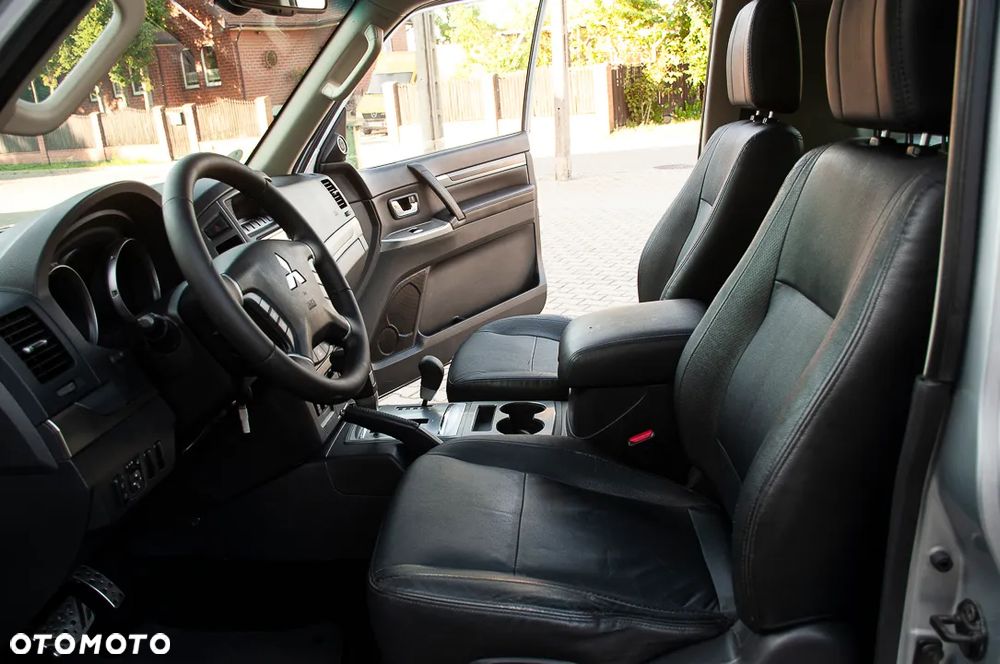 Mitsubishi Pajero 3.2 DI-D Automatik Limited Edition - 5