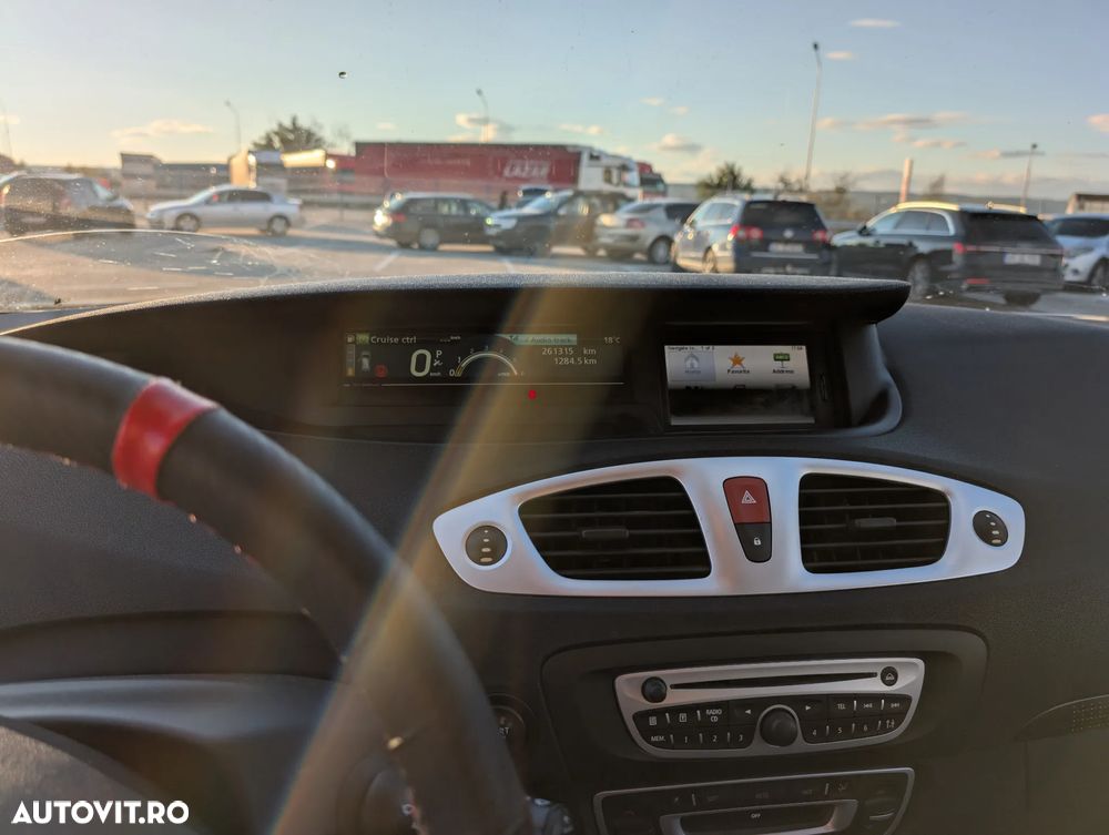 Renault Grand Scenic - 8