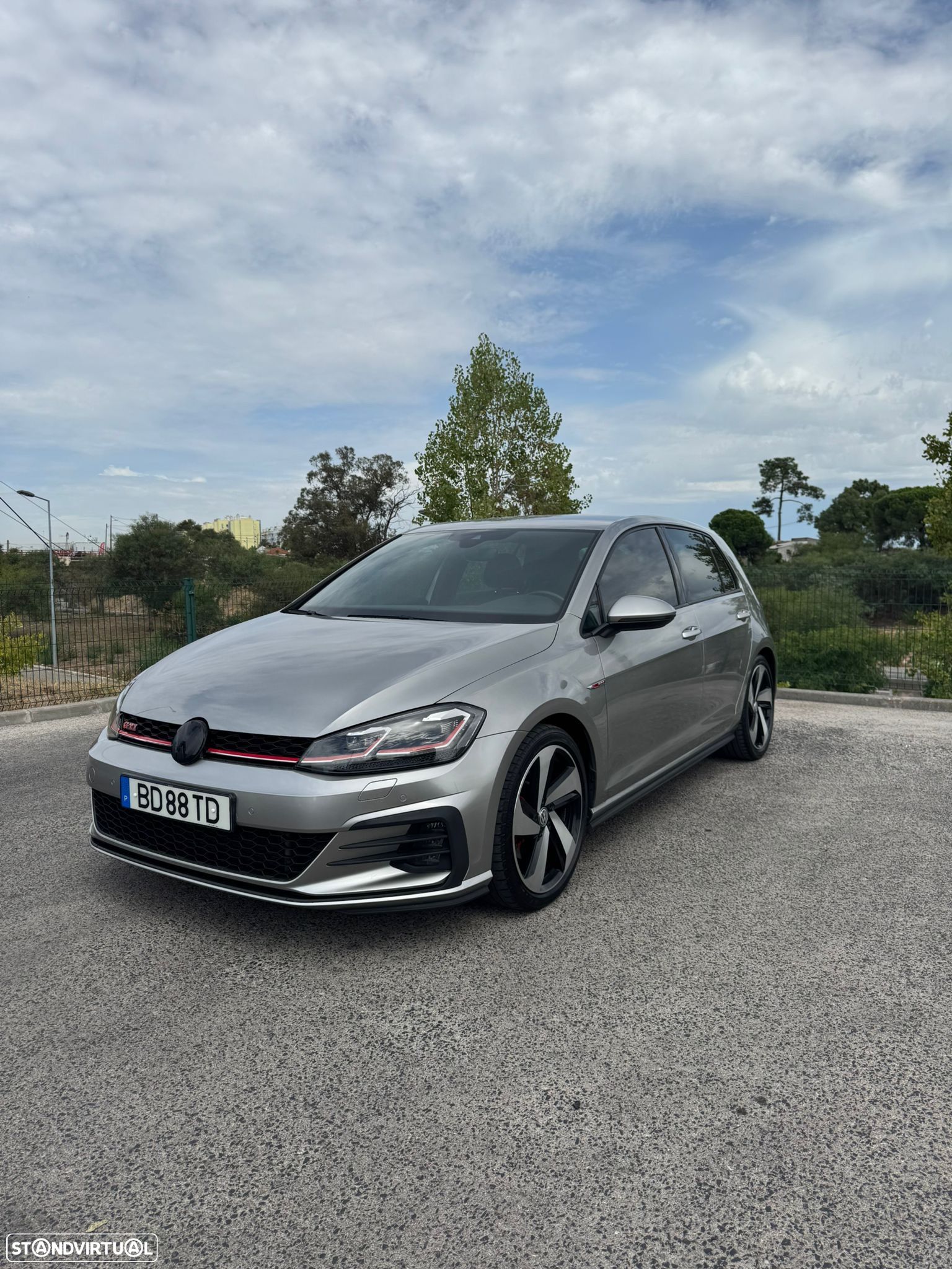 VW Golf 2.0 TSI GTI DSG Performance - 1