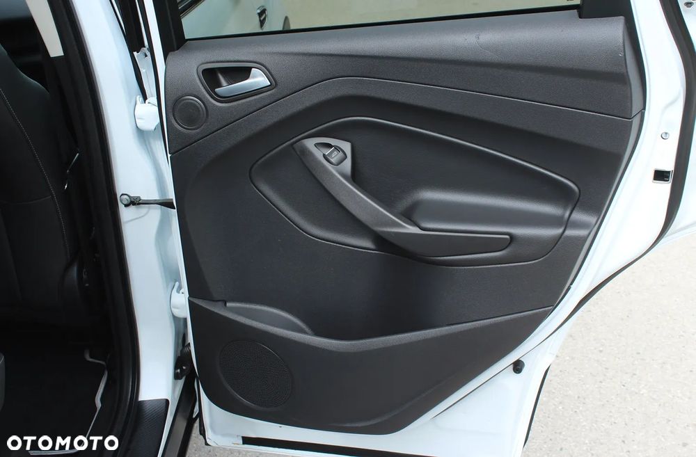 Ford Kuga - 35