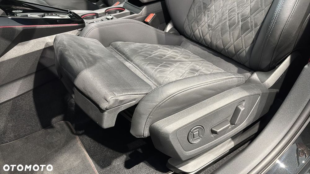 Audi RS3 Limousine - 13