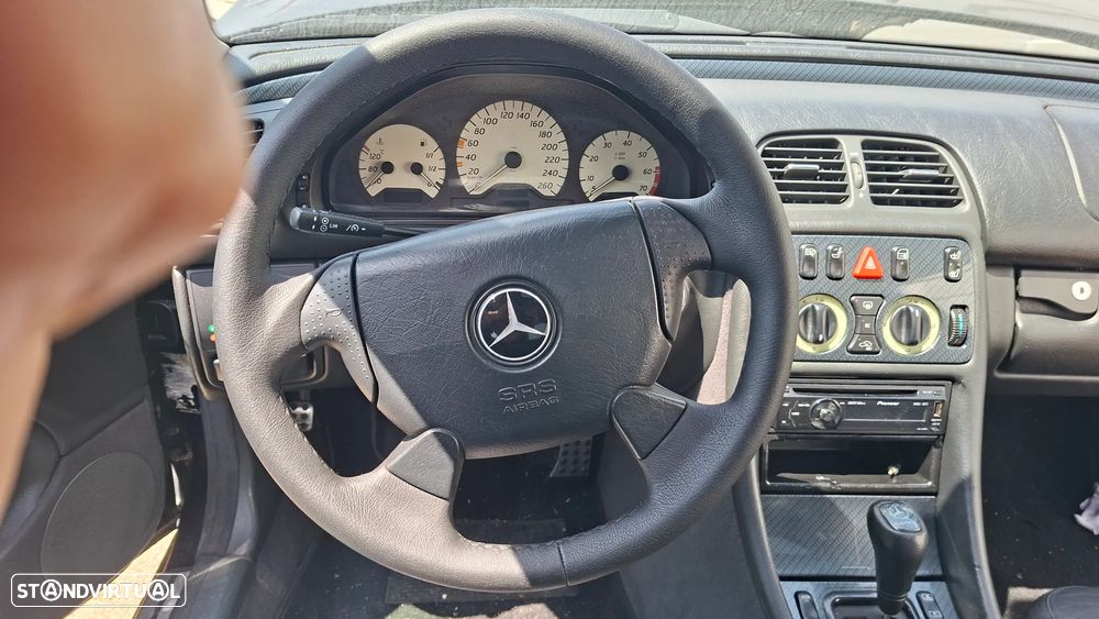 Mercedes-Benz CLK 230 - 2
